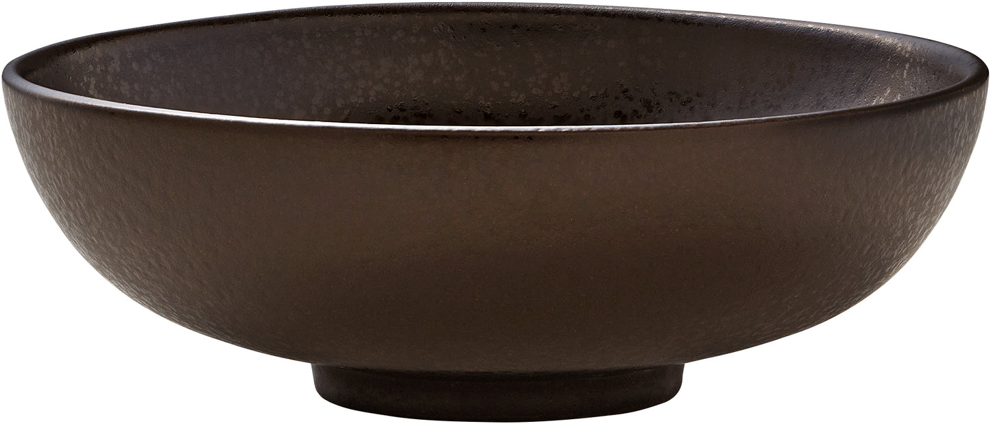 Braune Schale aus Keramik.