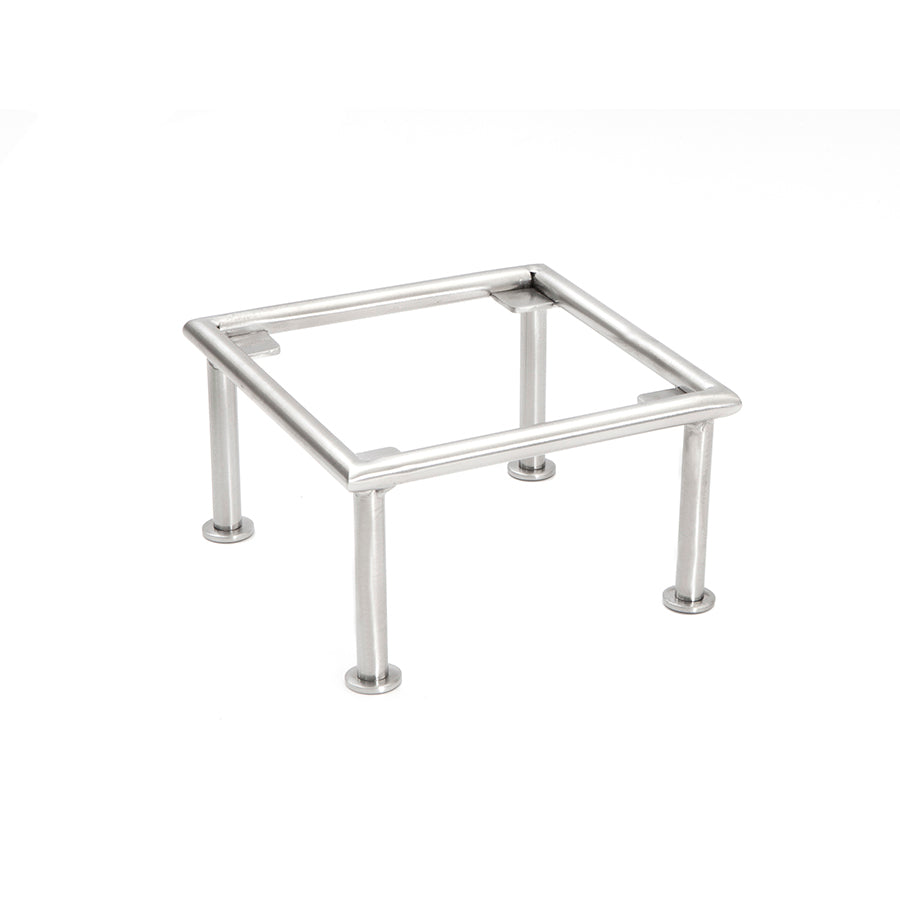 Metallgestell mit vier Beinen.