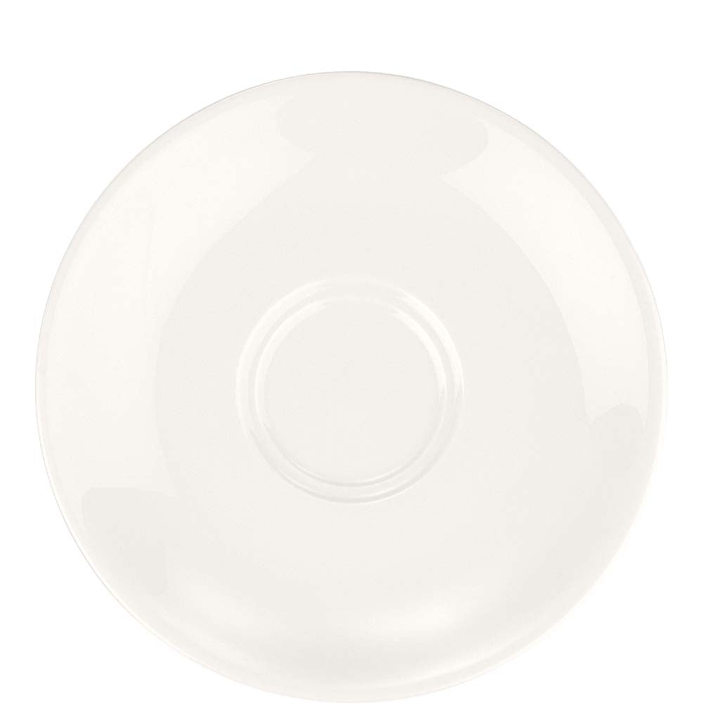 Weiße Untertasse aus Porzellan.