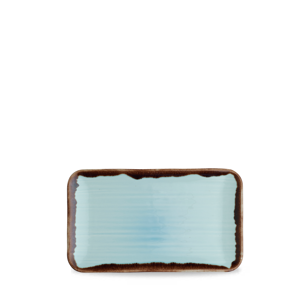Rechteckiger Teller mit blauem Muster.