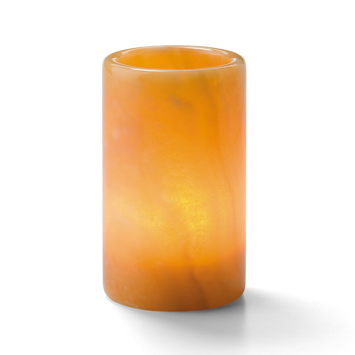 Kerzenhalter aus orangefarbenem Stein.