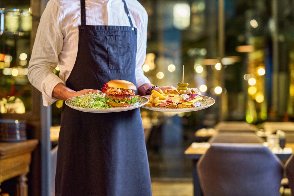 Gastronomischer Service mit Essen