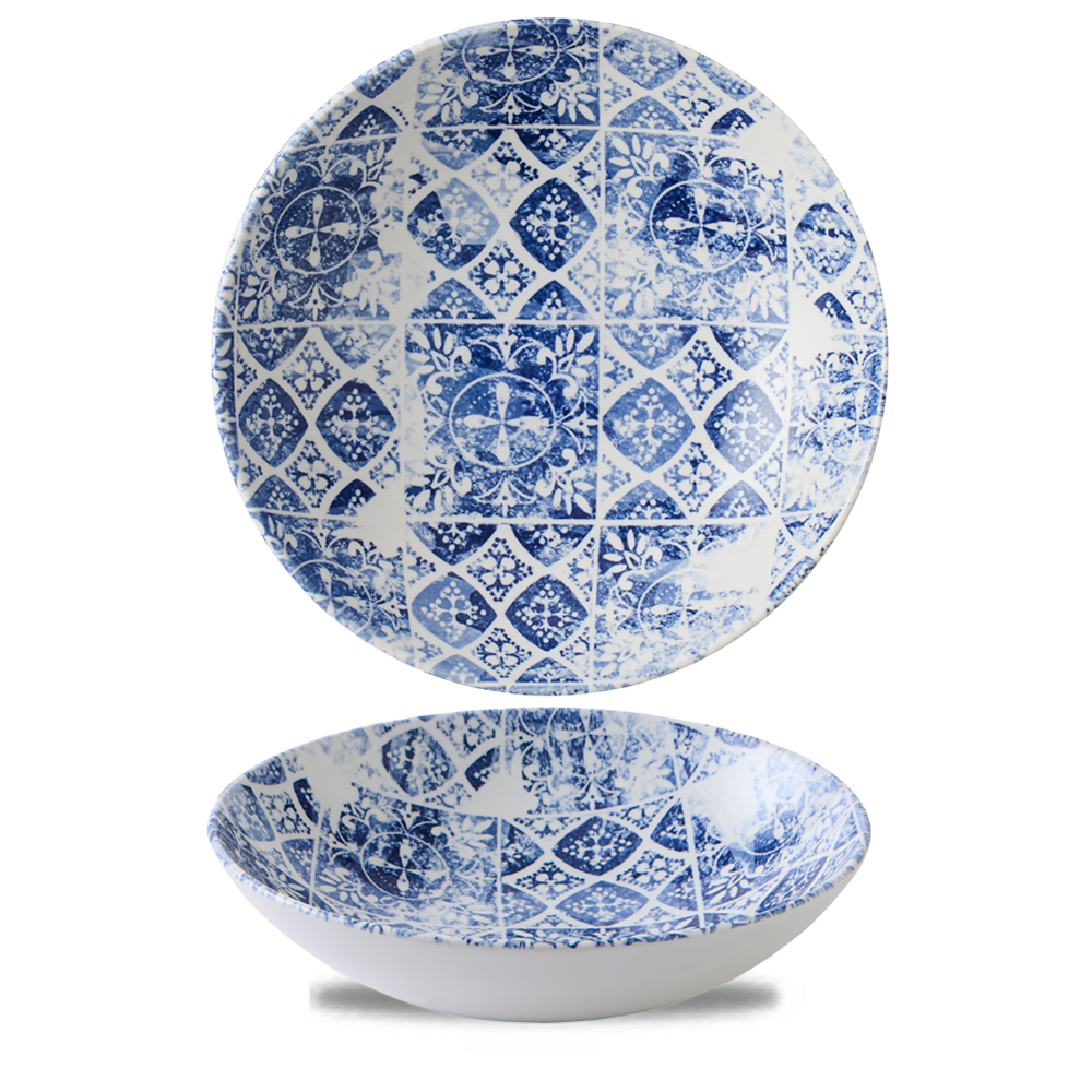 Zwei Teller mit blauem Muster.