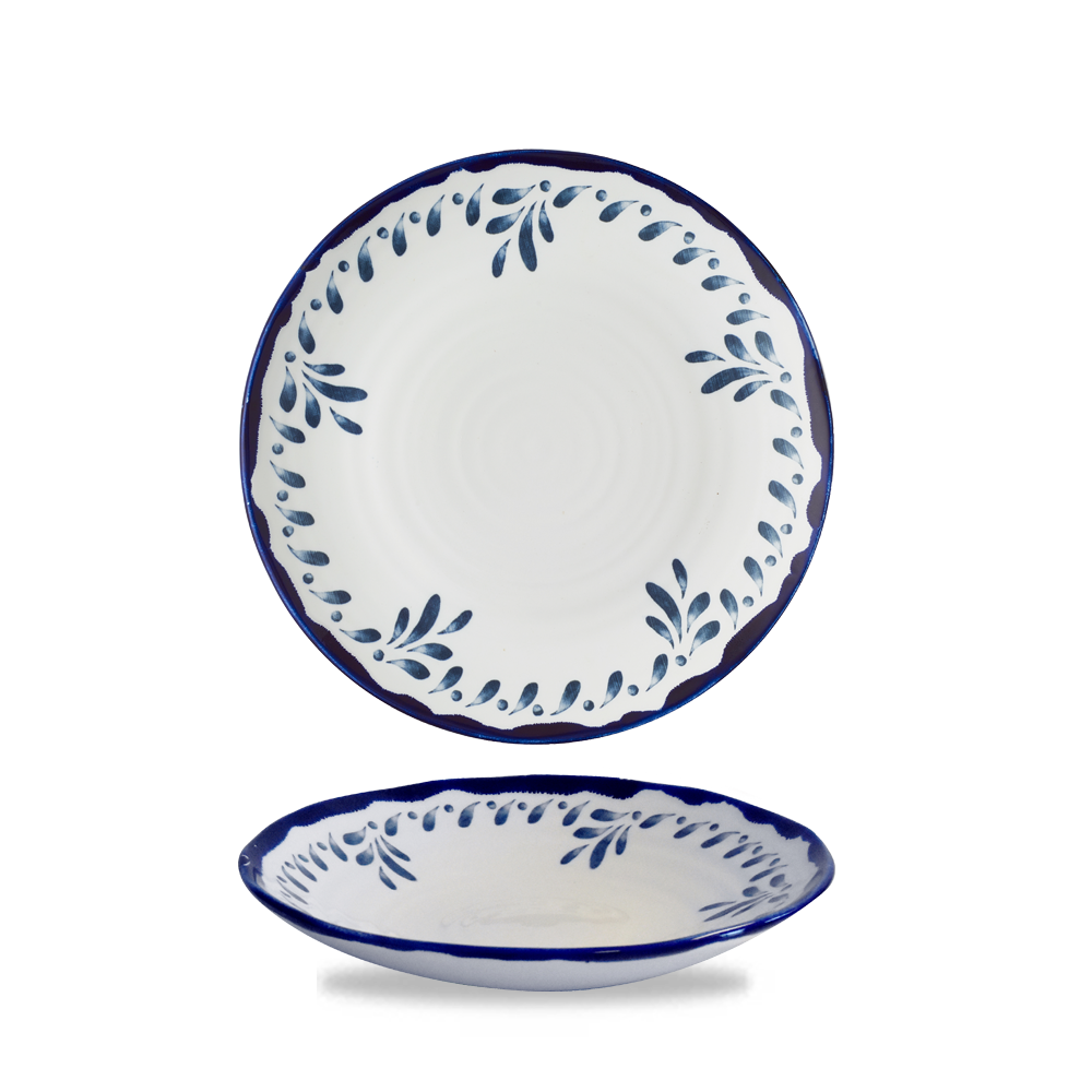 Zwei Teller mit blauem Muster.