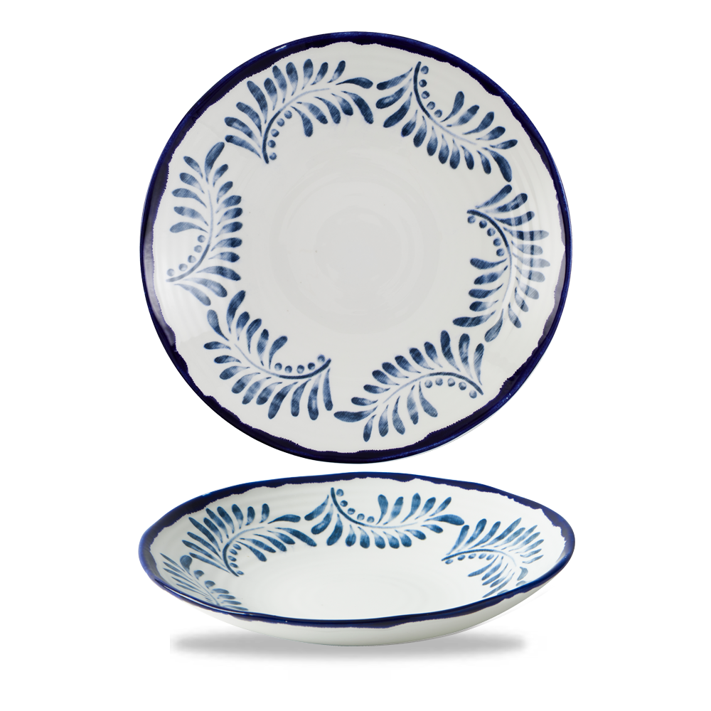 Zwei Teller mit blauem Muster.