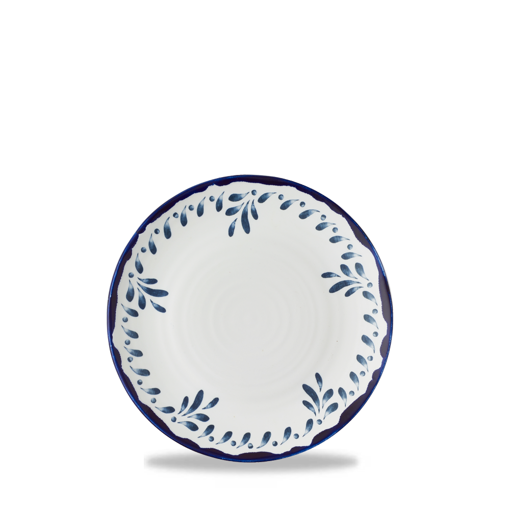 Weißer Teller mit blauem Muster.