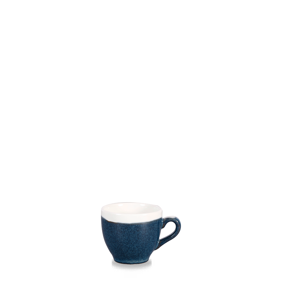 Blaue Tasse auf weißem Hintergrund.