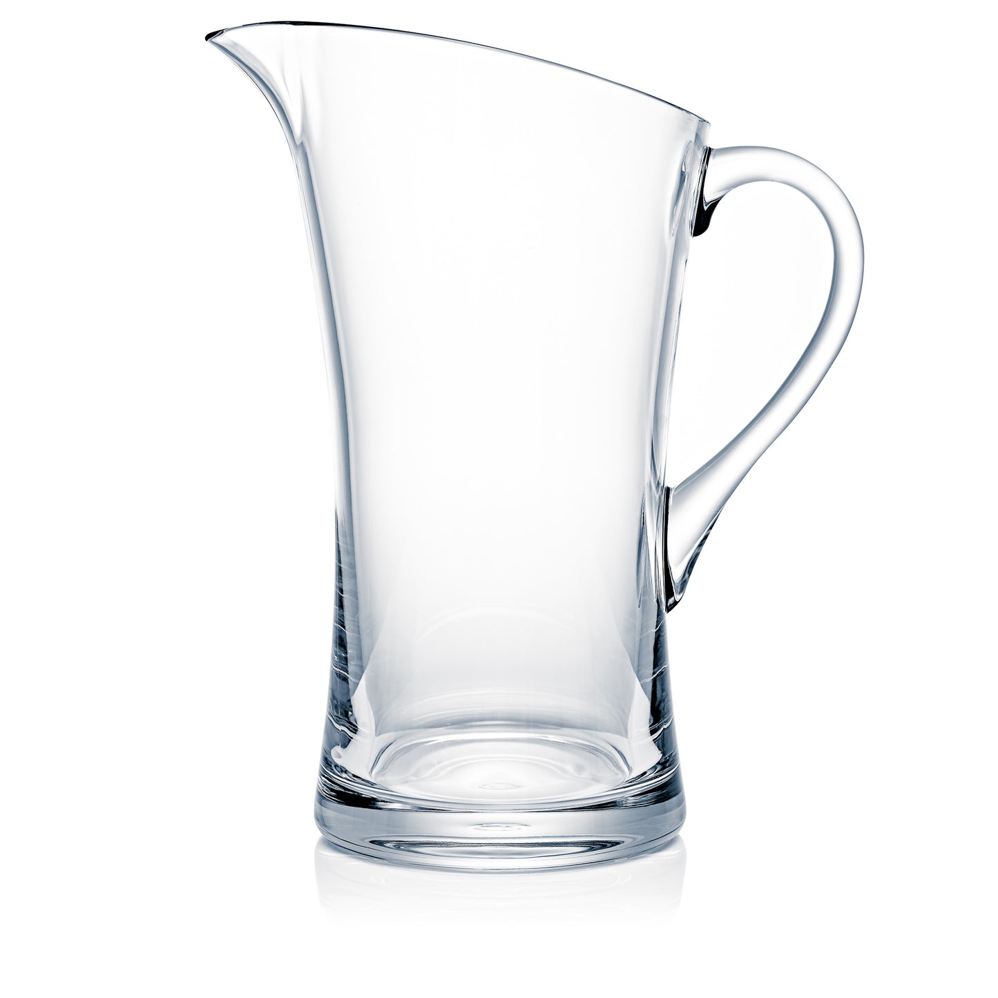 Glaskrug mit Henkel, leer.