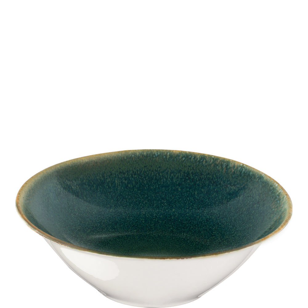 Grüne Schüssel mit weißem Rand.