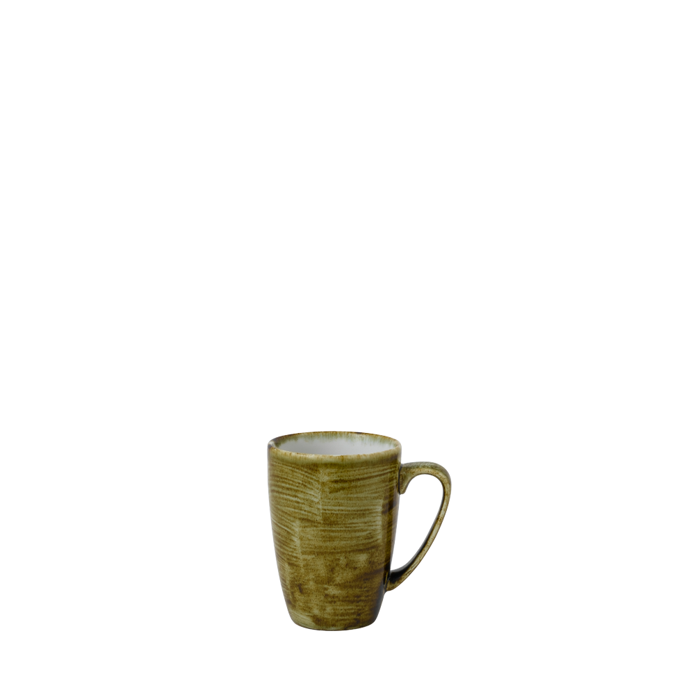 Grüne Keramiktasse auf weißem Hintergrund.