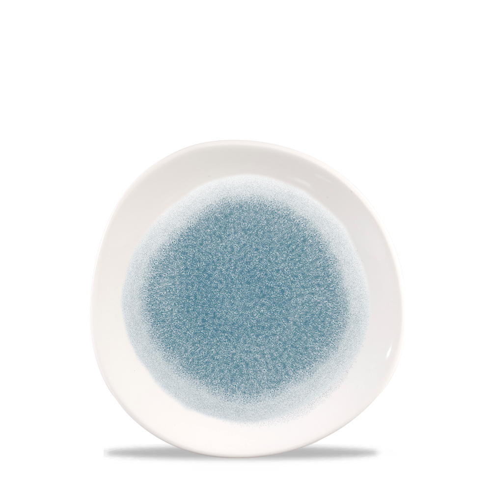 Weißer Teller mit blauem Muster.