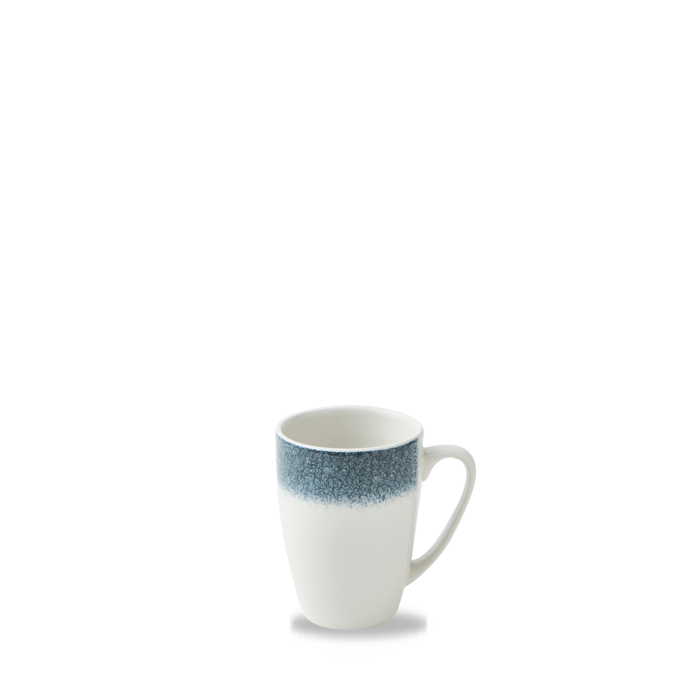 Tasse mit blauem Rand.