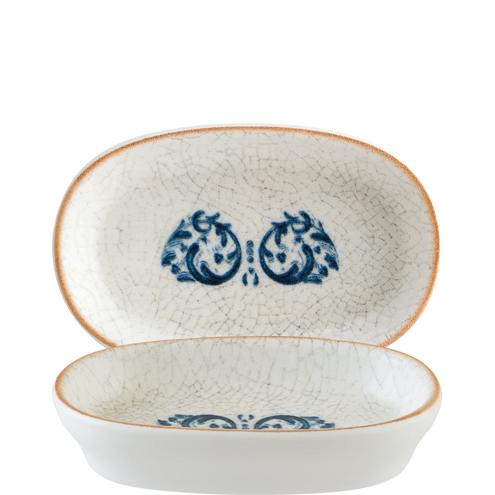 Zwei ovale, verzierte Keramikteller.