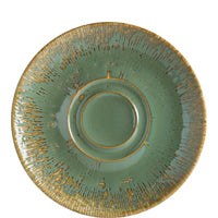 Grüner Teller mit rustikalem Design.