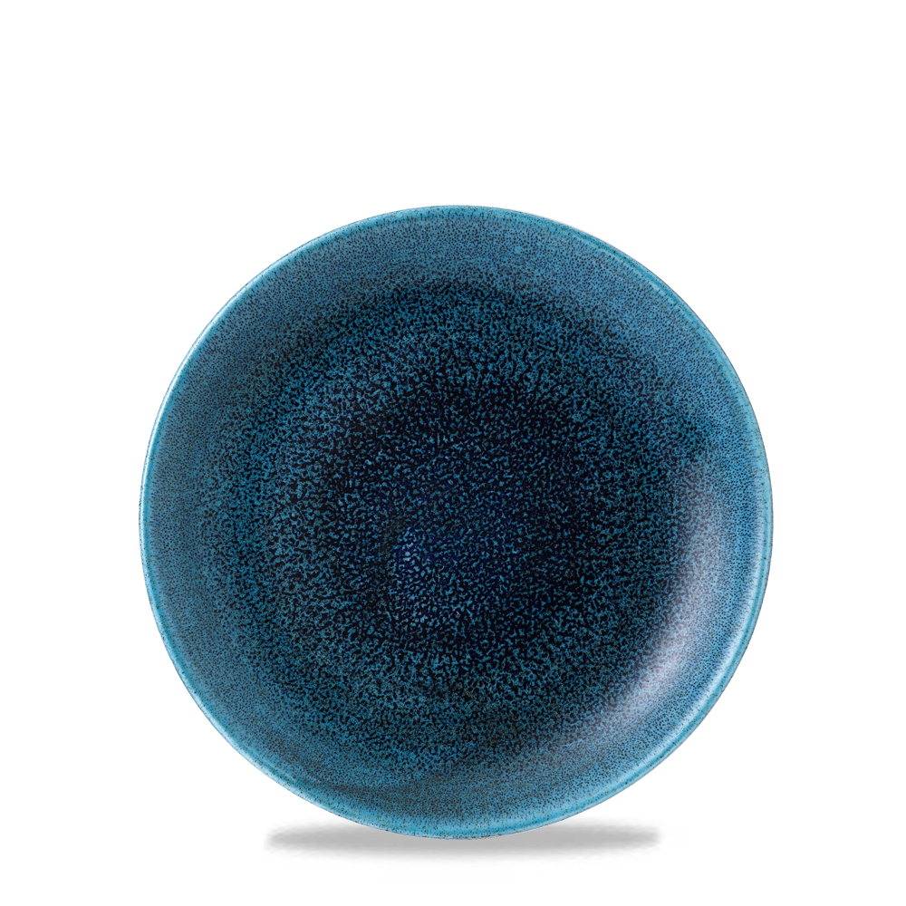 Blauer Teller mit dunklem Muster.