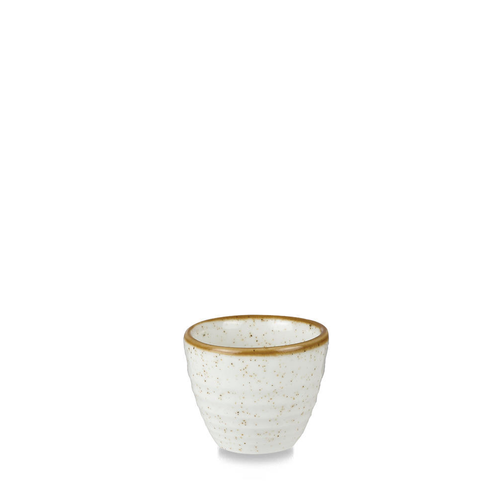 Weißer Becher mit braunem Rand.