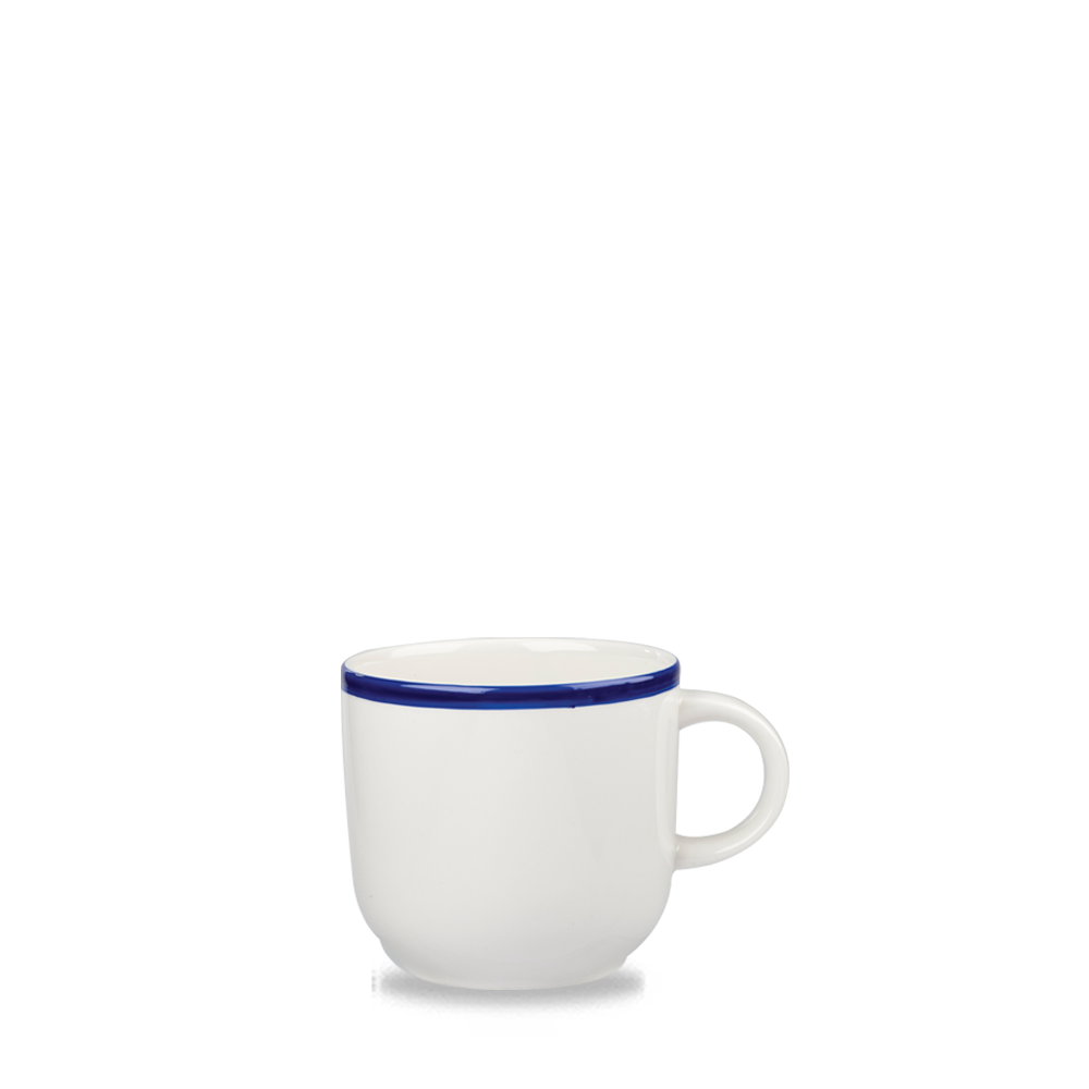 Weiße Tasse mit blauem Rand.