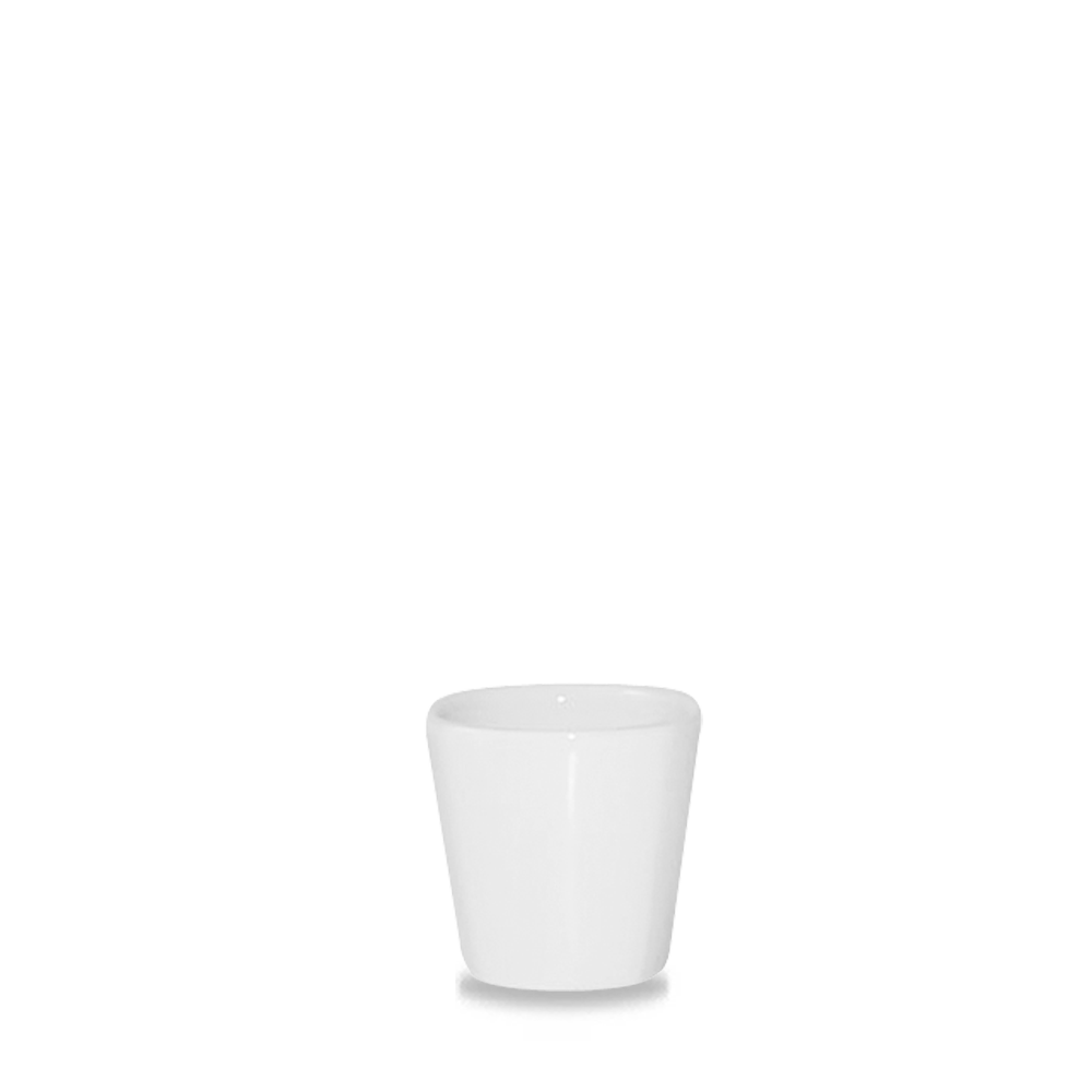 Weißer Becher auf weißem Hintergrund.