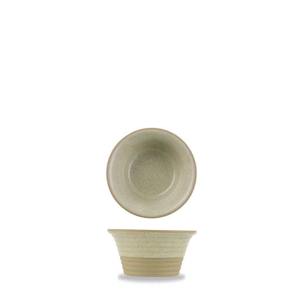 Zwei beige Schalen, minimalistisch gestaltet.