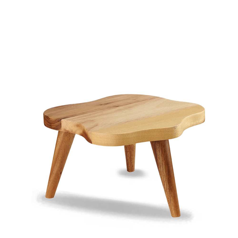 Holz-Tisch mit unregelmäßiger Form.