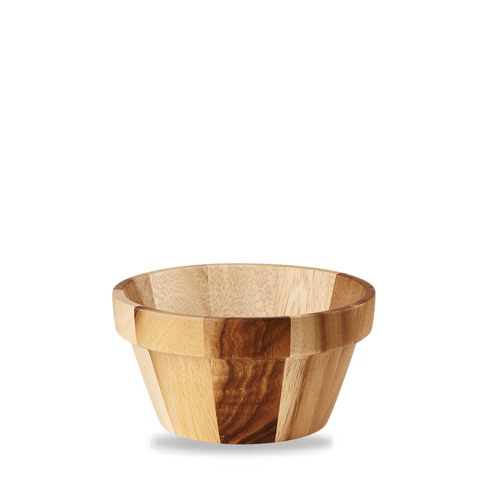 Holzschale auf weißem Hintergrund.