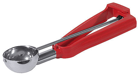 Roter Portionierer mit Metallkugel.