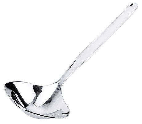 Silberne Suppenkelle aus Edelstahl.