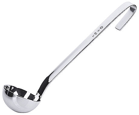 Silberne Suppenkelle mit Haken.