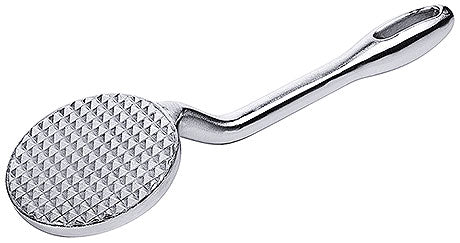 Metallischer Fleischklopfer mit Griff.