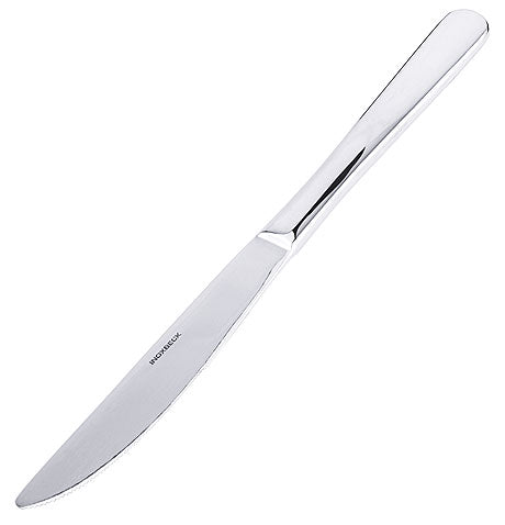 Silbernes Buttermesser auf weißem Hintergrund.