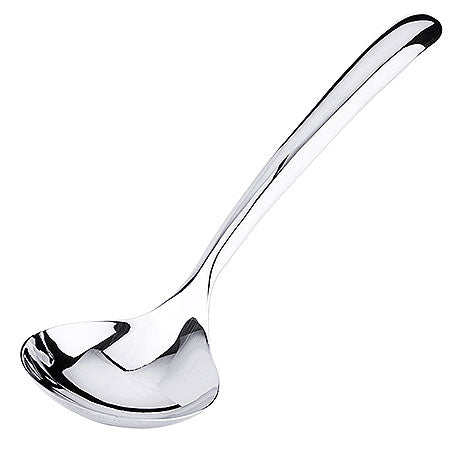 Silberner Schöpflöffel aus Edelstahl.