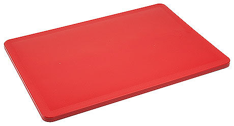 Rotes Schneidebrett aus Kunststoff.