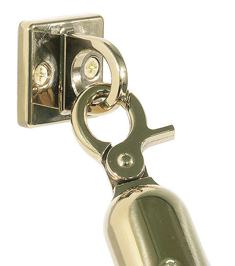 Wandhalterung mit Flaschenöffner.