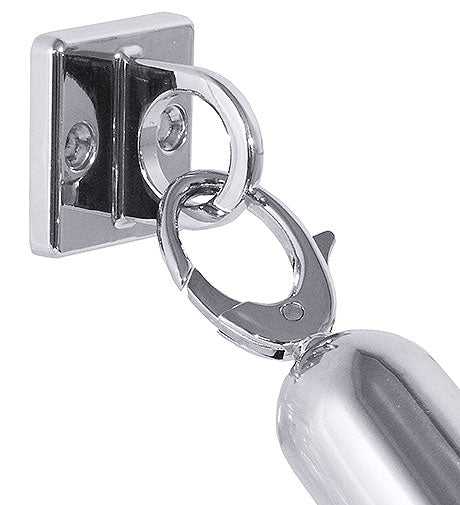 Wandhalterung mit Kette und Karabiner.