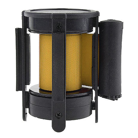 Kaffeemaschinenfilter mit Halterung.