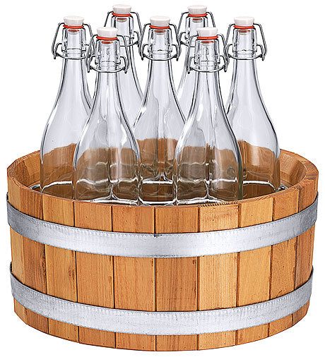 Glasflaschen in Holzkiste.