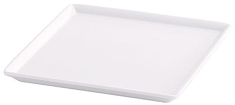 Weißer quadratischer Porzellanteller.