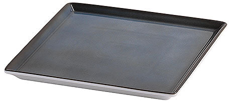 Quadratischer, schwarzer Servierteller.