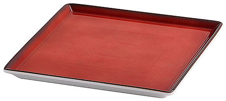 Rotes, quadratisches Serviertablett.