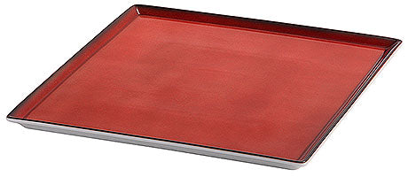 Rote, quadratische Servierplatte.