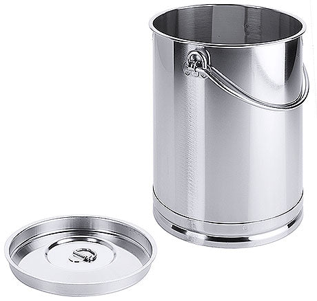 Edelstahlbehälter mit Deckel, offen.