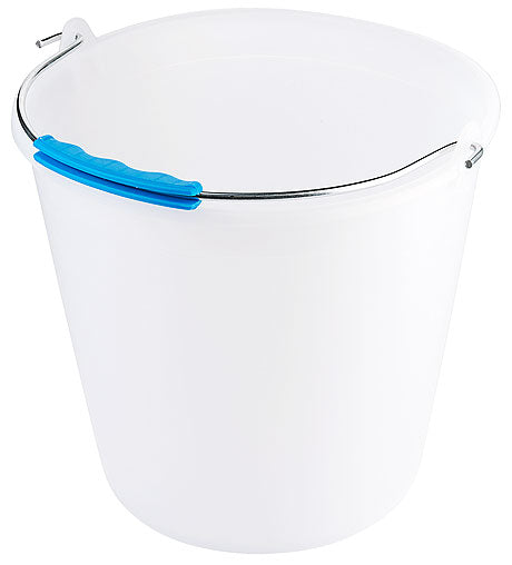 Weißer Eimer mit blauem Griff.