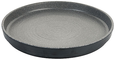Grauer, runder Servierteller aus Melamin.