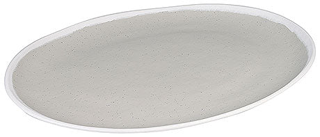 Ovaler, weißer Servierteller aus Porzellan.