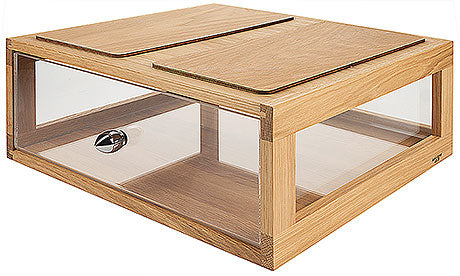 Holz-Glas Buffet-Vitrine mit Deckeln.