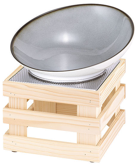 Schale auf Holzgestell für Buffet.