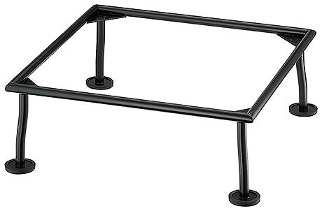 Schwarzer Metallständer für Buffet.