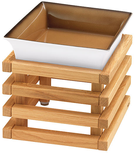 Holzständer mit quadratischer Schale.