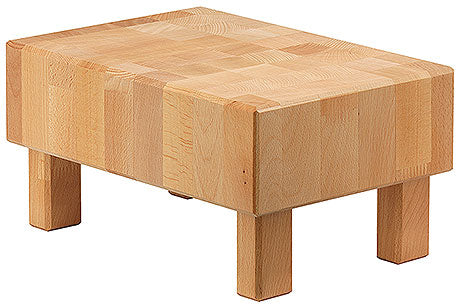 Holzschneidebrett auf Beinen.