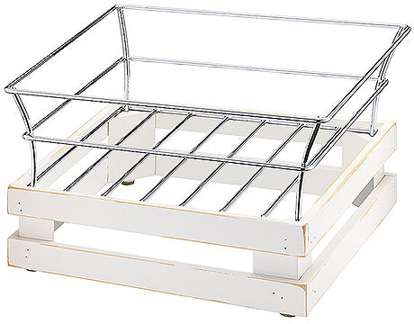 Weißer Präsentationskorb mit Metallgitter.